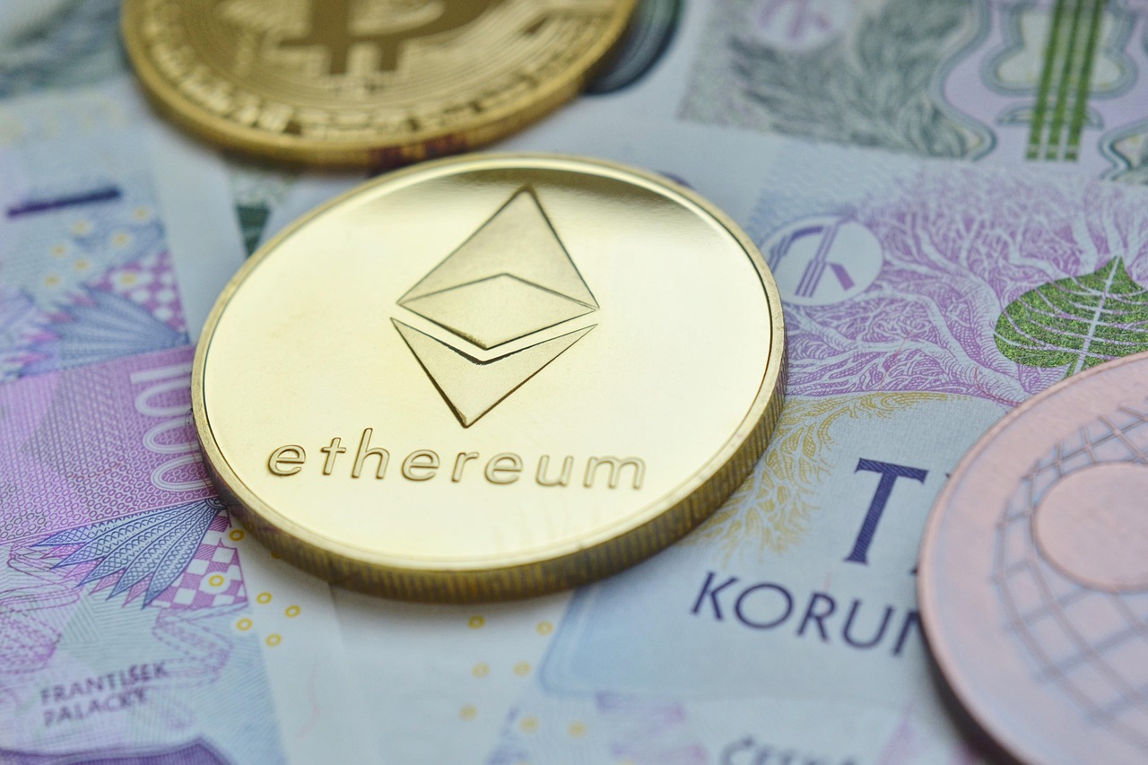 黄金再飙新高！数据：比特币通常在100~150天内跟进拉涨